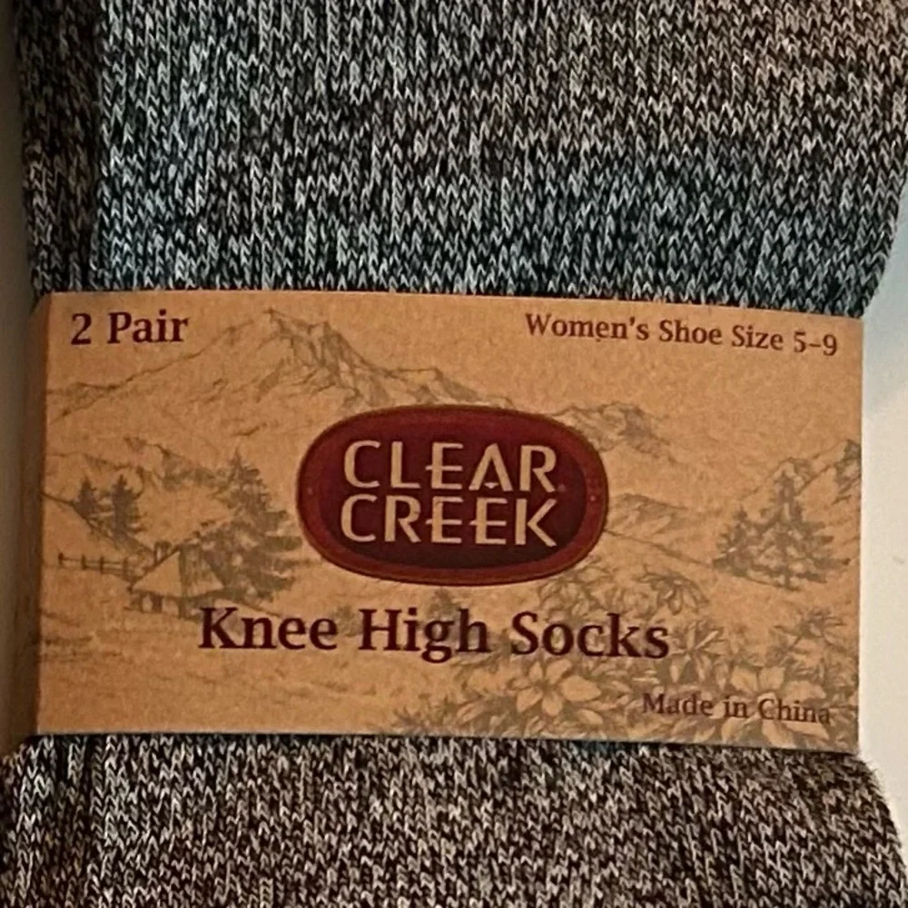 Cleat Creek Woman’s Socks 4 Pairs Black Grey Shoe Size 5-9 NWT